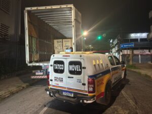 Quatro presos por desvio de cargas de fogões da Suggar em Betim - Foto: Divulgação/PMMG
