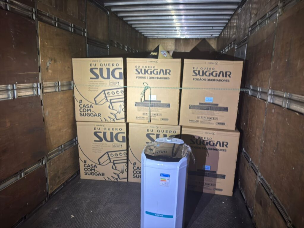 Quatro presos por desvio de cargas de fogões da Suggar em Betim - Foto: Divulgação/PMMG