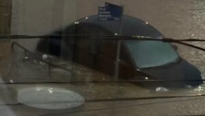 Chuvas deixam 13 cidades de Minas Gerais em situação de emergência Chuva em Araguari - Foto: Reprodução/Redes Sociais