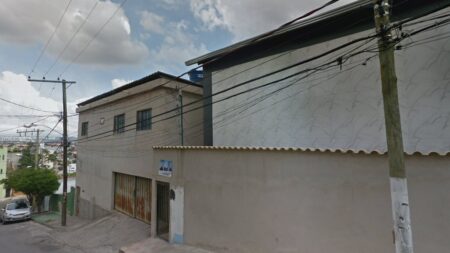 Pedreiro morre eletrocutado enquanto trabalhava em igreja em BH - Foto: Reprodução/Google Street View