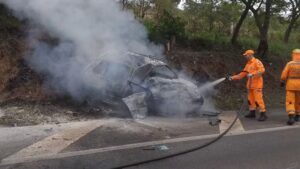 Acidente deixa dois mortos e dois feridos graves na MG-050, em Itaúna Acidente deixa dois mortos e dois feridos graves na MG-050, em Itaúna - Foto: Divulgação/Via Nascentes