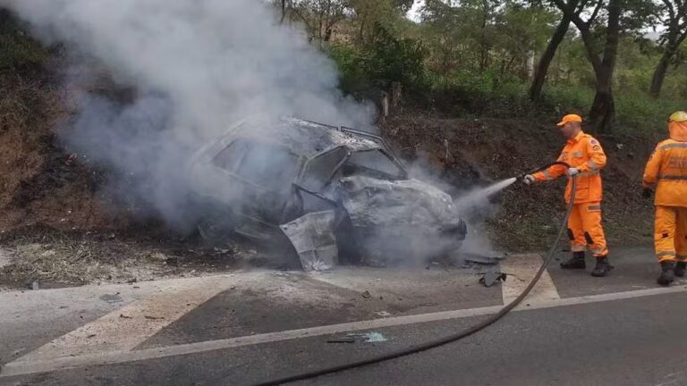 Acidente deixa dois mortos e dois feridos graves na MG-050, em Itaúna - Foto: Divulgação/Via Nascentes
