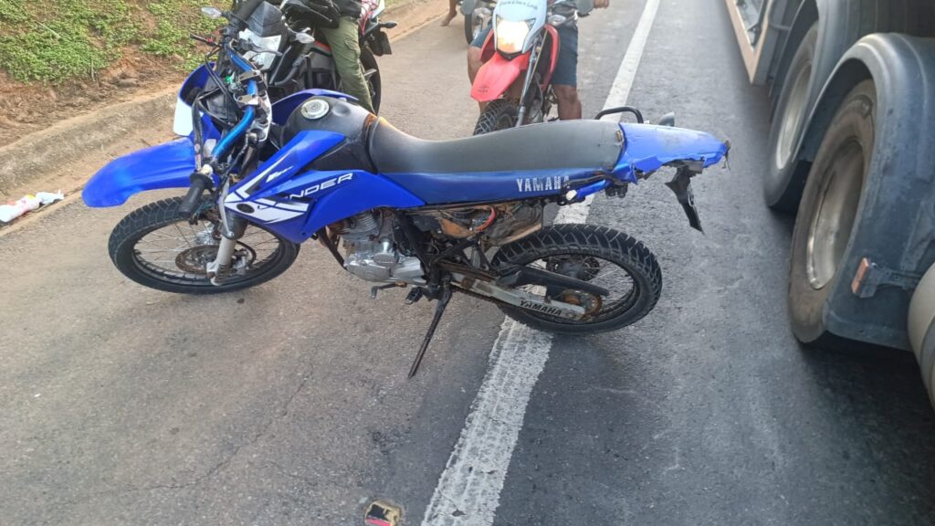 Motociclista tem perna amputada após acidente na BR-116, em Muriaé - Foto: Divulgação/CBMMG