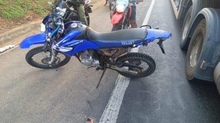 Motociclista tem perna amputada após acidente na BR-116, em Muriaé Motociclista tem perna amputada após acidente na BR-116, em Muriaé - Foto: Divulgação/CBMMG