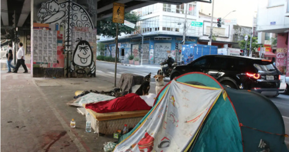 Câmara de BH aprova projeto que “devolve” morador de rua à terra natal Câmara de BH aprova projeto que “devolve” morador de rua à terra natal - Foto: Rovena Rosa/Agência Brasil