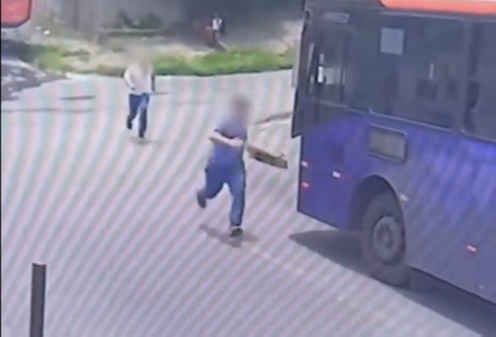 Motorista de ônibus é preso suspeito de esfaquear guarda municipal em Ibirité Motorista de ônibus é preso suspeito de esfaquear guarda municipal em Ibirité - Foto: Reprodução