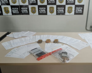 Homem é preso por fornecer atestados falsos a policiais penais em MG - Foto: Divulgação/PCMG