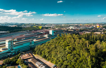 Usiminas abre 340 vagas para aprendizes e estagiários em Minas Gerais - Foto: Divulgação/Usiminas