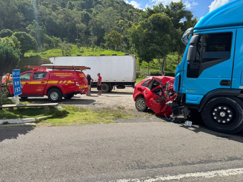 Acidente frontal deixa dois mortos na BR-267, entre Bom Jardim de Minas e Lima Duarte - Foto: Divulgação/CBMMG