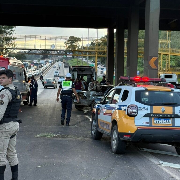 Três mulheres ficaram feridas após acidente de carro no Anel Rodoviário, em BH - Foto: Divulgação/BHTrans
