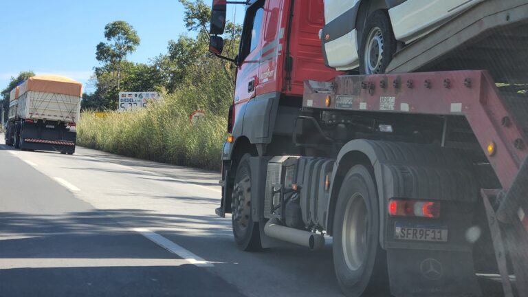 DER-MG restringe circulação de veículos de grande porte no Natal e Ano Novo DER-MG restringe circulação de veículos de grande porte no Natal e Ano Novo - Foto: Divulgação/DER-MG