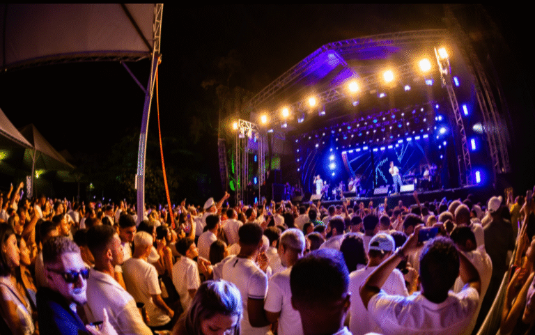 Panda, MC Livinho, Largadão, Banda do Marcão e DJ DH agitam o Réveillon Iate 2026 Screenshot 20251217 123942 Fotos