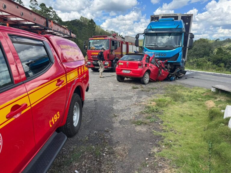 Acidente frontal deixa dois mortos na BR-267, entre Bom Jardim de Minas e Lima Duarte - Foto: Divulgação/CBMMG