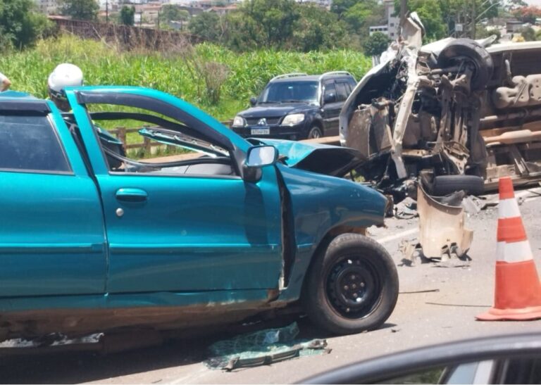 Motorista de carro morre após acidente na BR-040, em Conselheiro Lafaiete Motorista de carro morre após acidente na BR-040, em Conselheiro Lafaiete - Foto: Reprodução/Redes Sociais