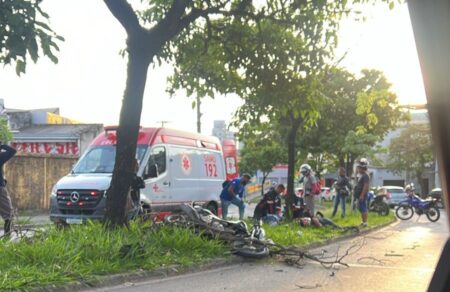 Motociclista morre após bater em árvore na Via Delta, em BH - Foto: Reprodução/Redes Sociais