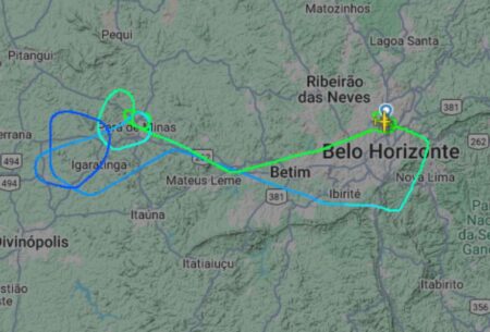 Avião bimotor faz pouso de emergência no Aeroporto da Pampulha, em BH - Foto: Reprodução/flightradar24