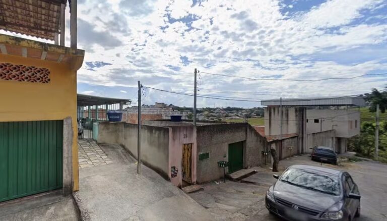 Grande BH: Vizinho atira contra casa de mulher após comemoração da derrota do Cruzeiro com hino do Corinthians Grande BH: Vizinho atira contra casa de mulher após comemoração da derrota do Cruzeiro com hino do Corinthians - Foto: Reprodução/Google Maps