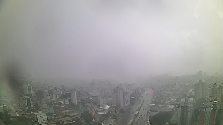 BH e outras 801 cidades de Minas Gerais entram em alerta laranja para chuva intensa - Foto: Reprodução/Climaaovivo