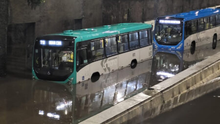 Chuva de mais de 100 mm deixa moradores ilhados e abre crateras em Juiz de Fora - Foto: Reprodução