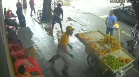 Gari é agredido no centro de Governador Valadares após impedir furto de bicicleta - Foto: Reprodução