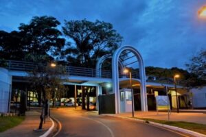 Estudantes protestam após tentativa de estupro dentro de campus da UFU em MG Estudantes protestam após tentativa de estupro dentro de campus da UFU em MG - Foto: Divulgação