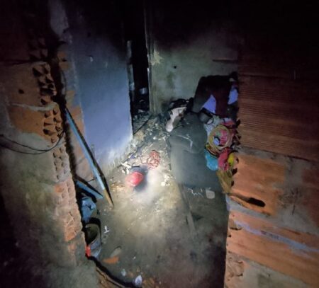 Homem morre carbonizado após incêndio em casa de São José da Lapa - Foto: Divulgação/CBMMG