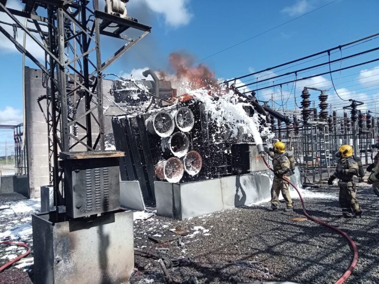 Incêndio atinge subestação da Cemig em Ribeirão das Neves - Foto: Divulgação/CBMMG