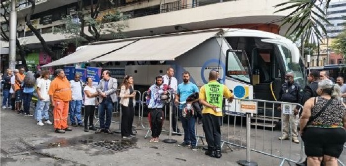 Ônibus da Justiça Eleitoral atende eleitores na Praça Sete, em BH, até esta quinta (18) Ônibus da Justiça Eleitoral atende eleitores na Praça Sete, em BH, até esta quinta (18) - Foto: Divulgação/TRE-MG