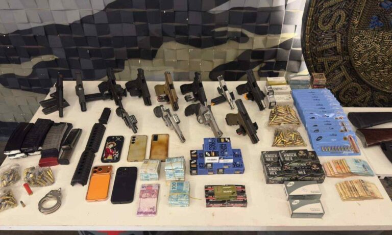 PM recupera 41 armas roubadas em latrocínio de clube de tiro em Itaúna PM recupera 41 armas roubadas em latrocínio de clube de tiro em Itaúna - Foto: Divulgação/PMMG