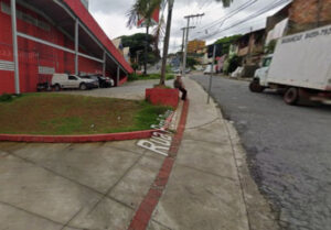 Jovem de 21 anos é baleado por engano ao sair de supermercado no Bairro Havaí em BH - Foto: Reprodução