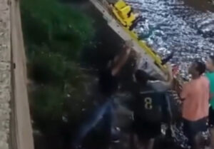 Homem cai em córrego ao tentar tirar selfie e é resgatado em Santa Vitória - Foto: Reprodução