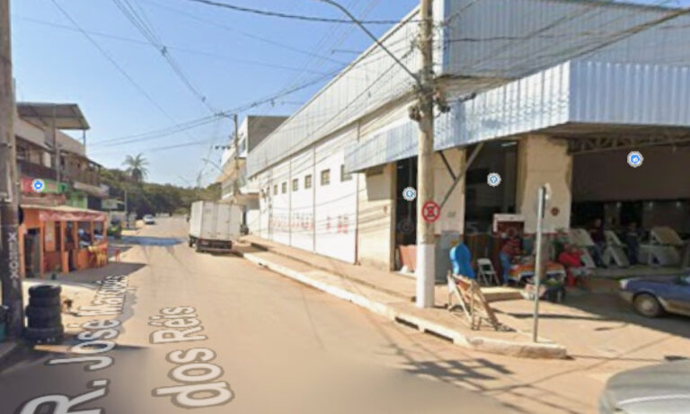 Homem é morto a tiros dentro de carro em Esmeraldas Homem é morto a tiros dentro de carro em Esmeraldas - Foto: Reprodução