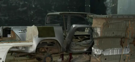 PM recupera sete caminhonetes roubadas em galpão de Contagem - Foto: Divulgação/Contagem