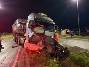 Quatro pessoas ficam feridas após acidente na BR-265, em Barbacena Quatro pessoas ficam feridas após acidente na BR-265, em Barbacena - Foto: Divulgação/CBMMG