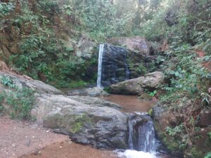 Corpo de homem é encontrado na Cachoeira do Bicão, no Barreiro, em BH Cachoeira do Bicao