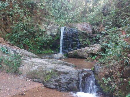 Corpo de homem é encontrado na Cachoeira do Bicão, no Barreiro, em BH Cachoeira do Bicao