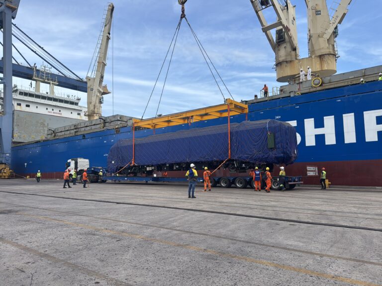 Primeiro novo trem do metrô de BH chega ao Brasil - Foto: Divulgação/Metrô BH