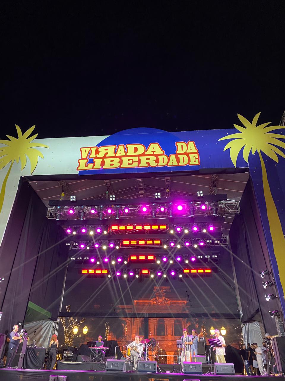 FOTOS: Multidão acompanha Virada da Liberdade com shows, drones e fogos - Foto: Por Dentro de Minas / Elberty Valadares