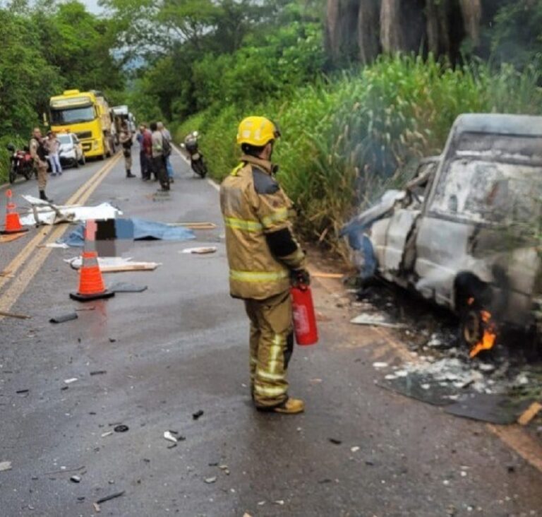 Motorista de carro funerário morre em acidente com funerário na MG-262, em Mariana - Foto: Divulgação/CBMMG