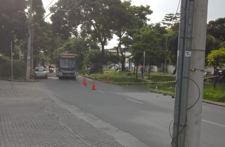 Adolescente de 17 anos sem CNH morre após acidente de moto na Avenida Vilarinho, em BH Adolescente de 17 anos sem CNH morre após acidente de moto na Avenida Vilarinho, em BH - Foto: Divulgação/BHTrans
