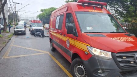 Motociclista fica gravemente ferido após acidente em rua de Contagem - Foto: Divulgação/CBMMG