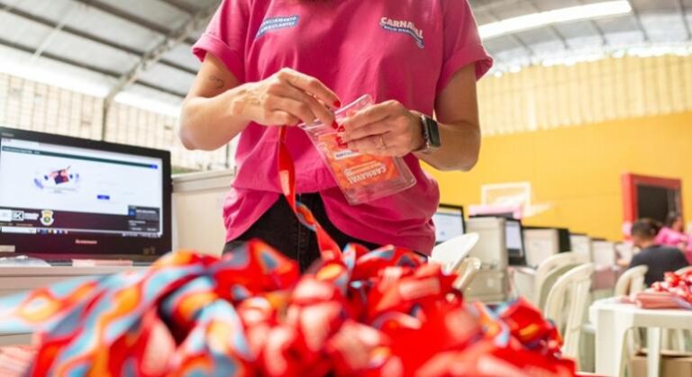 Prefeitura de BH inicia entrega de credenciais para ambulantes do Carnaval 2026 - Foto: Divulgação/PBH