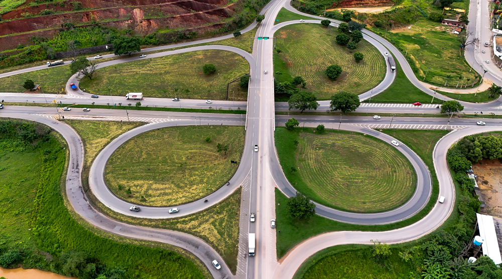 Obras na BR-381 interditam acesso à BR-116 em Governador Valadares Obras na BR-381 interditam acesso à BR-116 em Governador Valadares - Foto: Divulgação/Nova 381
