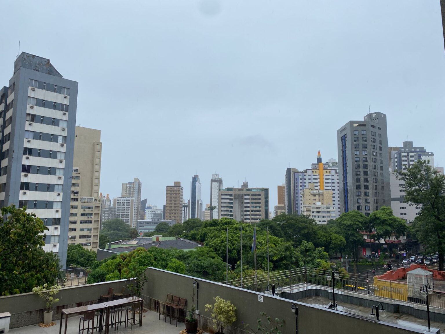 Vai voltar a chover em BH nesta terça-feira (10)? Veja a previsão do tempo Sol ou chuva? Veja a previsão do tempo em BH neste sábado (28) - Foto: Equipe | Por Dentro de Minas