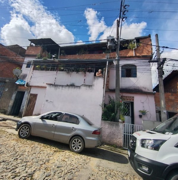 Homem é eletrocutado e tem 80% do corpo queimado em Santa Luzia Homem é eletrocutado e tem 80% do corpo queimado em Santa Luzia - Foto: Divulgação/CBMMG