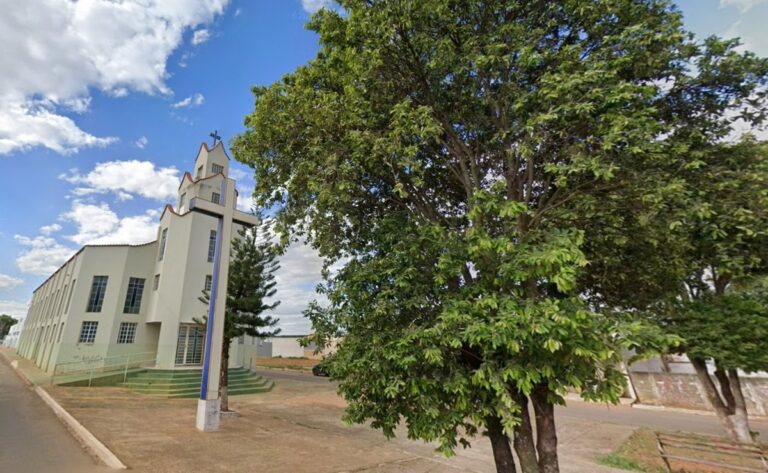 Idosa de 74 anos é assassinada com tesoura cravada no pescoço em Martinho Campos - Foto: Reprodução