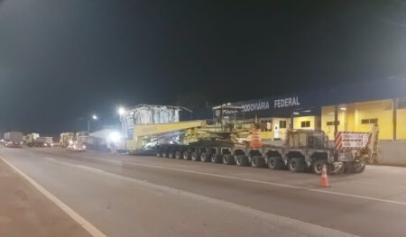 Carga de 542 toneladas mobiliza operação especial na BR-040 - Foto: Divulgação/EPR Via Mineira