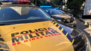 Homem e cachorro morrem baleados em ponto de ônibus em Ribeirão das Neves - Foto: Dirceu Aurélio / Imprensa MG