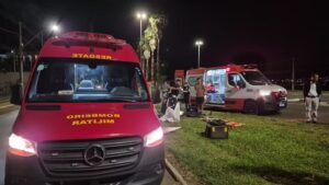 Carro em alta velocidade e com manobra brusca atropela e mata entregador em MG - Foto: Divulgação/Corpo de Bombeiros