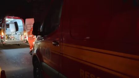 Motociclista de 30 anos morre após queda na BR-381 em Coronel Fabriciano Motociclista de 30 anos morre após queda na BR-381 em Coronel Fabriciano - Foto: Divulgação/Corpo de Bombeiros